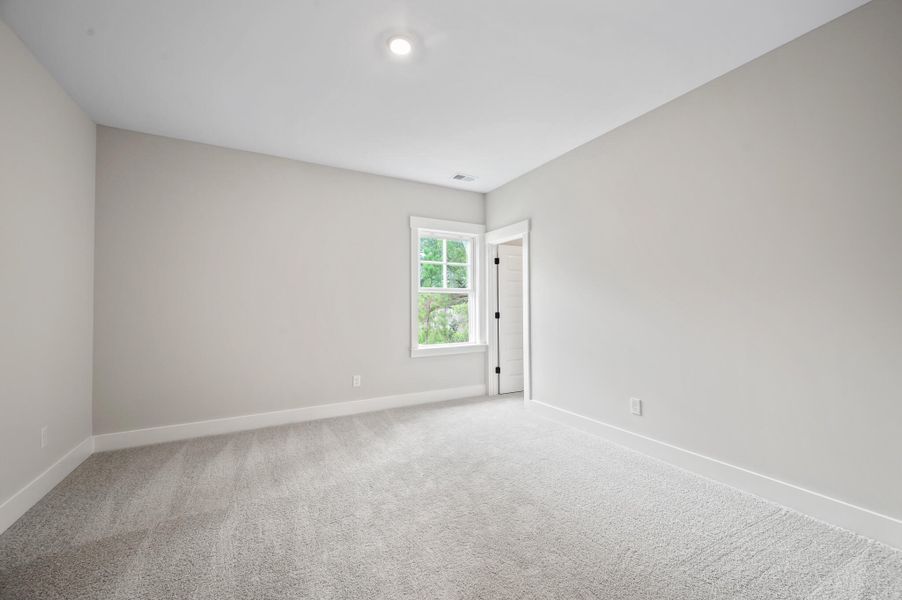Spacious, unfurnished interior of a new home in Creek Pointe, Moncks Corner (Image 20).