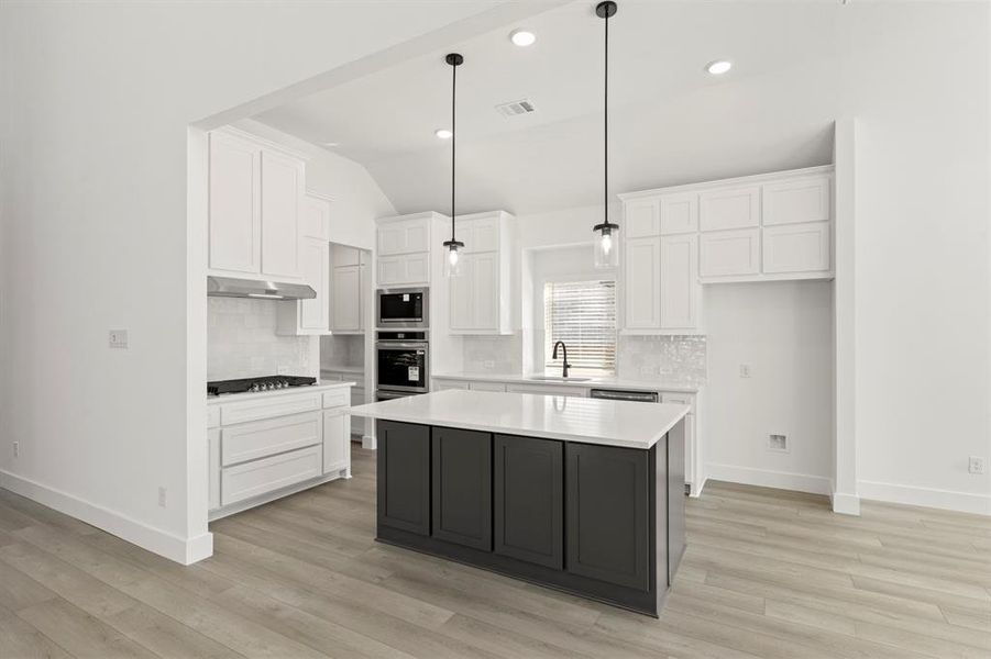 10. 2415 Haley - Kitchen (2) 10. 2415 Haley - Kitchen (2)