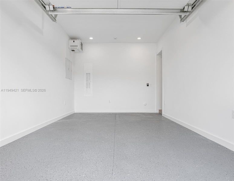 Spacious, unfurnished interior of a new home in , Miami (Image 24).