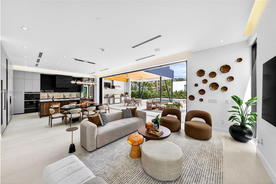 Community amenities in , Miami (Image 42).