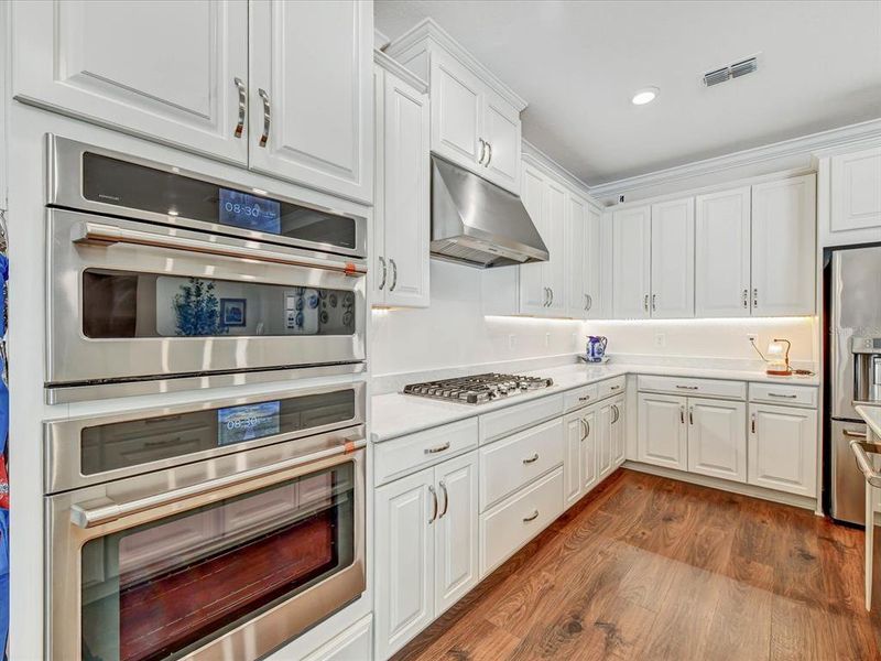 Furnished interior view inside a new home in , Wesley Chapel (Image 7).