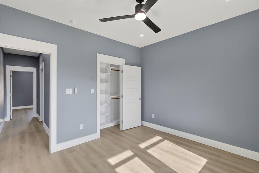 Spacious, unfurnished interior of a new home in , Gun Barrel City (Image 24).