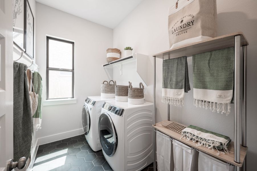 Representative furnished interior of a home built from the Goldeneye by Tri Pointe Homes in Jubilee 50′, Hockley (Image 75).