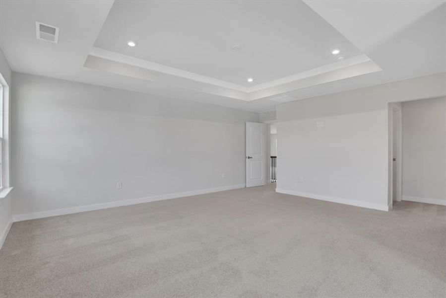 Spacious, unfurnished interior of a new home in Edinburgh, Locust Grove (Image 41).