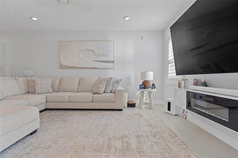 Furnished interior view inside a new home in , Pembroke Pines (Image 21).