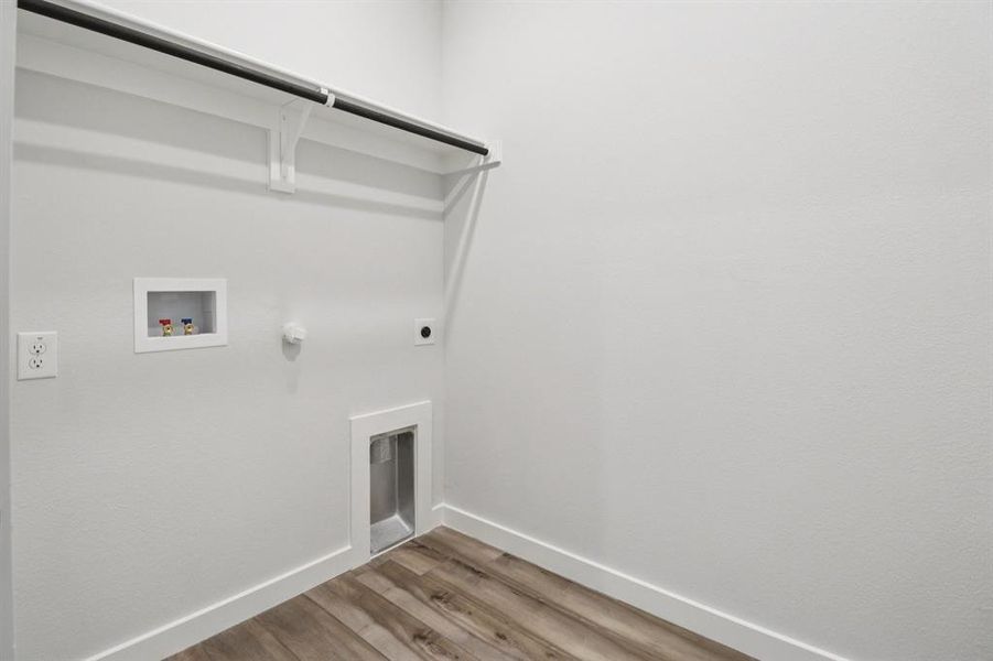 Spacious, unfurnished interior of a new home in Lone Oak, Alvarado (Image 25). Spacious, unfurnished interior of a new home in Lone Oak, Alvarado (Image 25).