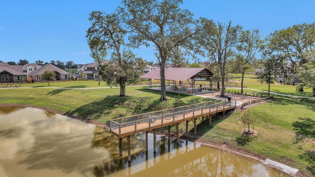 Image 10 of a home in Fulshear Lakes 80'.