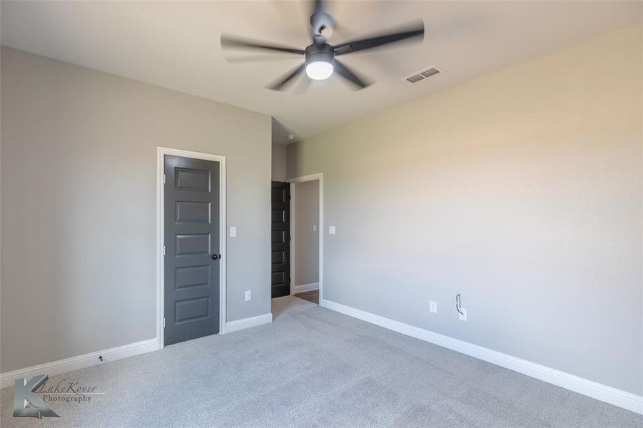 Spacious, unfurnished interior of a new home in , Abilene (Image 25).