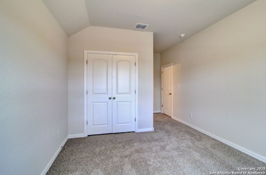 Spacious, unfurnished interior of a new home in Clear Creek, New Braunfels (Image 29).