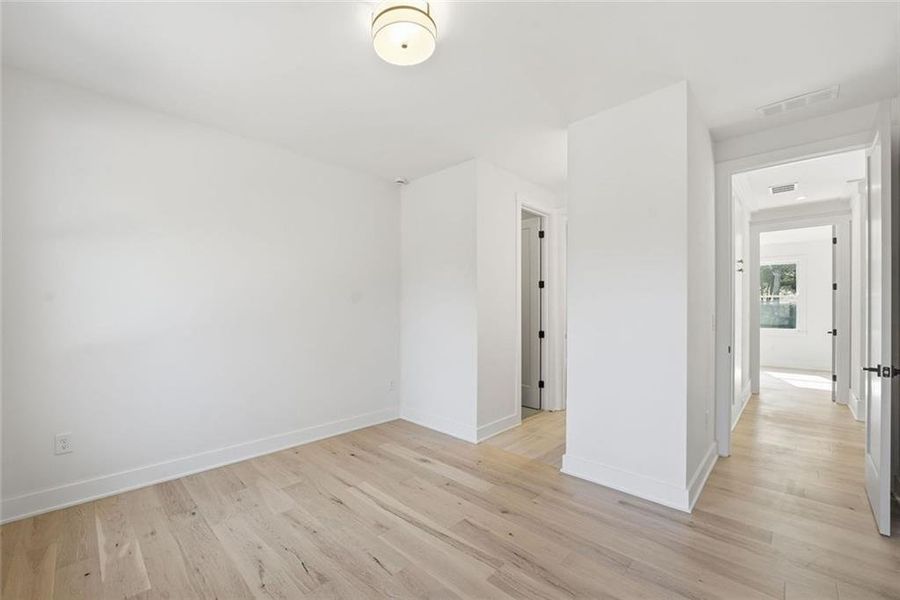Spacious, unfurnished interior of a new home in , Monroe (Image 27).