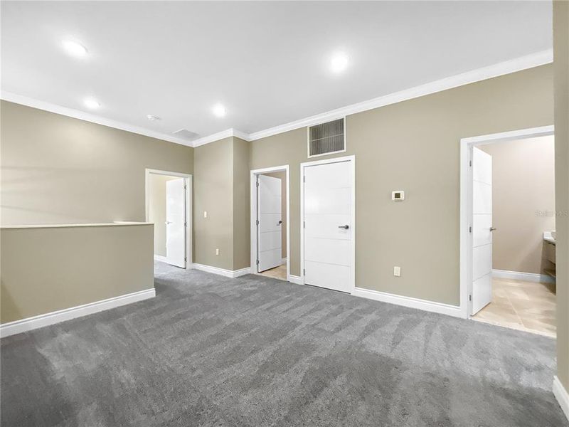 Spacious, unfurnished interior of a new home in , Davenport (Image 23).