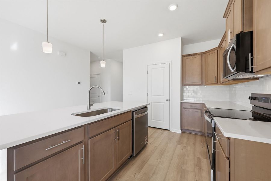 Furnished interior view inside a new home in Edgefield, Loris (Image 9).