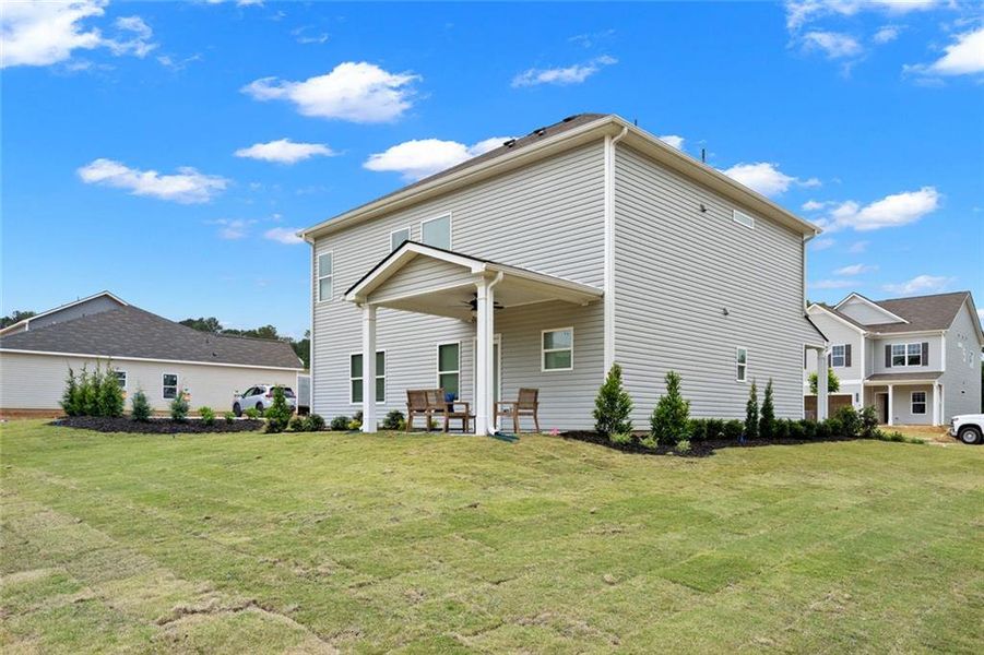 Exterior details and patio area of a home in Sycamore Crest, Calhoun (Image 24).