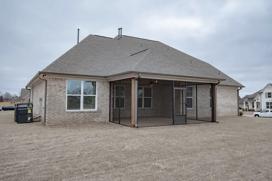 Representative exterior details of a home built from the Willow by Grant & Co in Manor at Hall Creek, Arlington (Image 4).