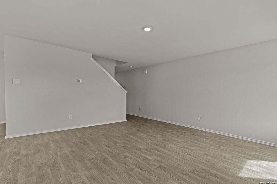 Spacious, unfurnished interior of a new home in Spring Valley, New Braunfels (Image 17).