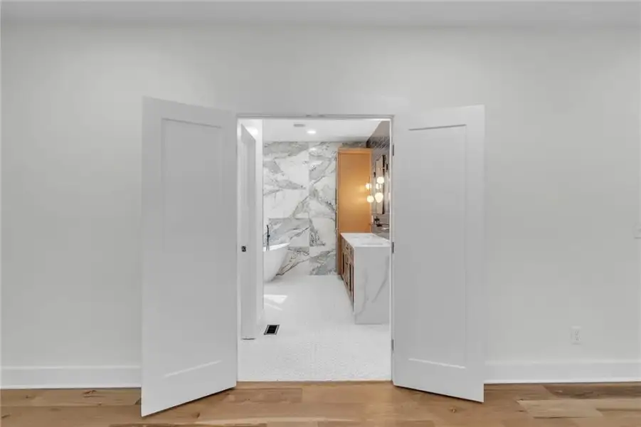 Spacious, unfurnished interior of a new home in , College Park (Image 41).