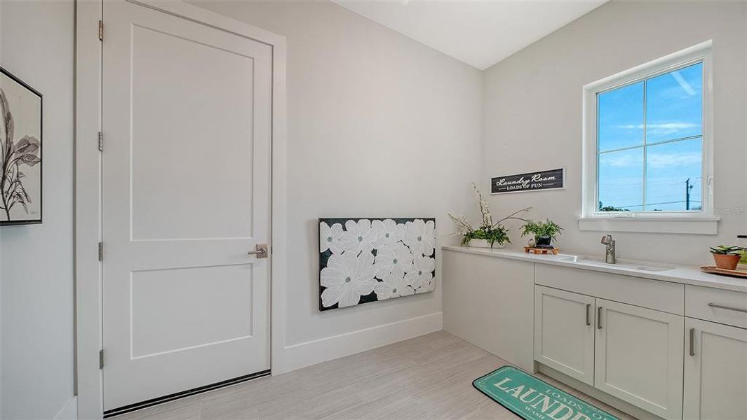 Furnished interior view inside a new home in , Bradenton (Image 8).