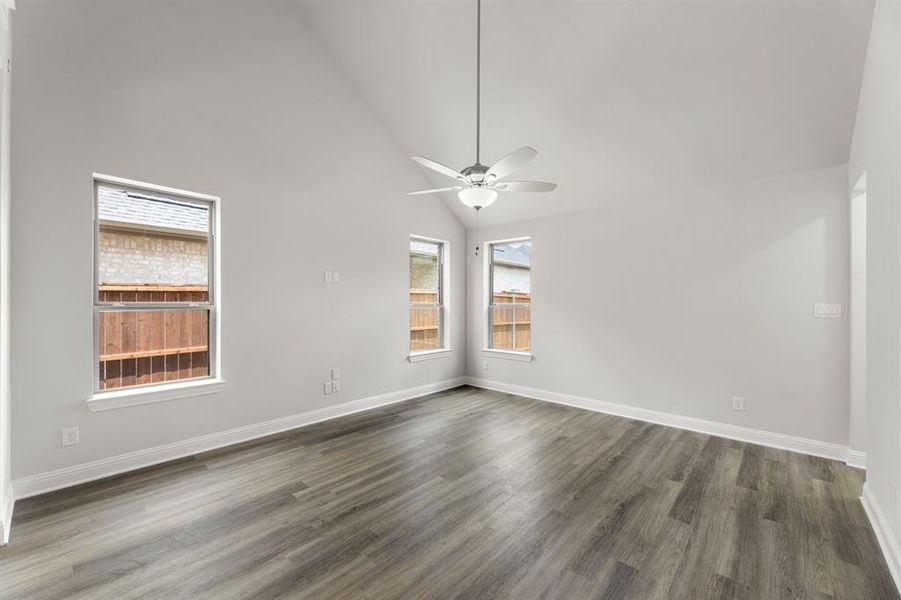 Spacious, unfurnished interior of a new home in Cambridge Crossing, Celina (Image 12).