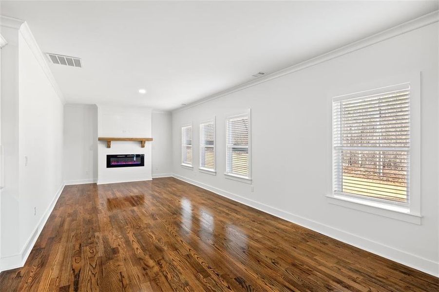 Spacious, unfurnished interior of a new home in Silvercrest Lakes, Acworth (Image 39).