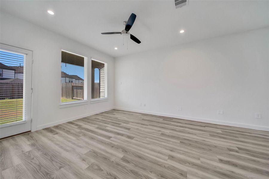 Spacious, unfurnished interior of a new home in City Gate, Houston (Image 25).