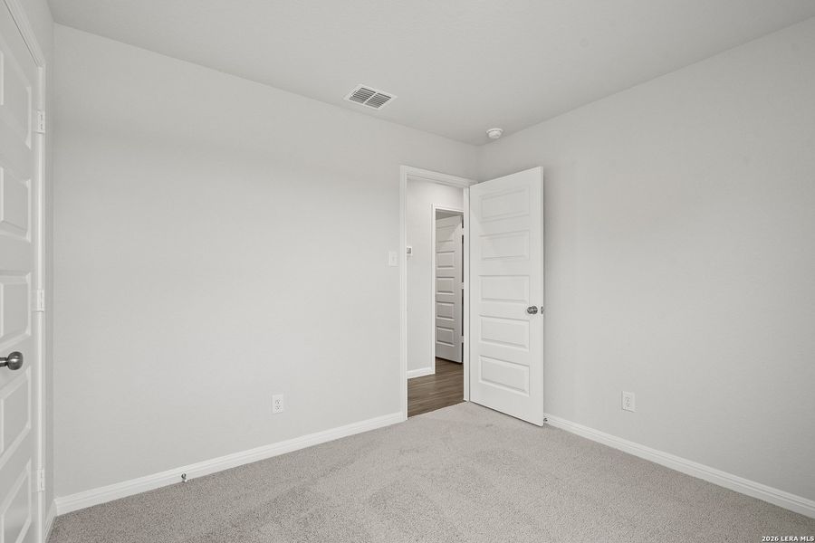 Spacious, unfurnished interior of a new home in Applewhite Meadows, San Antonio (Image 18).