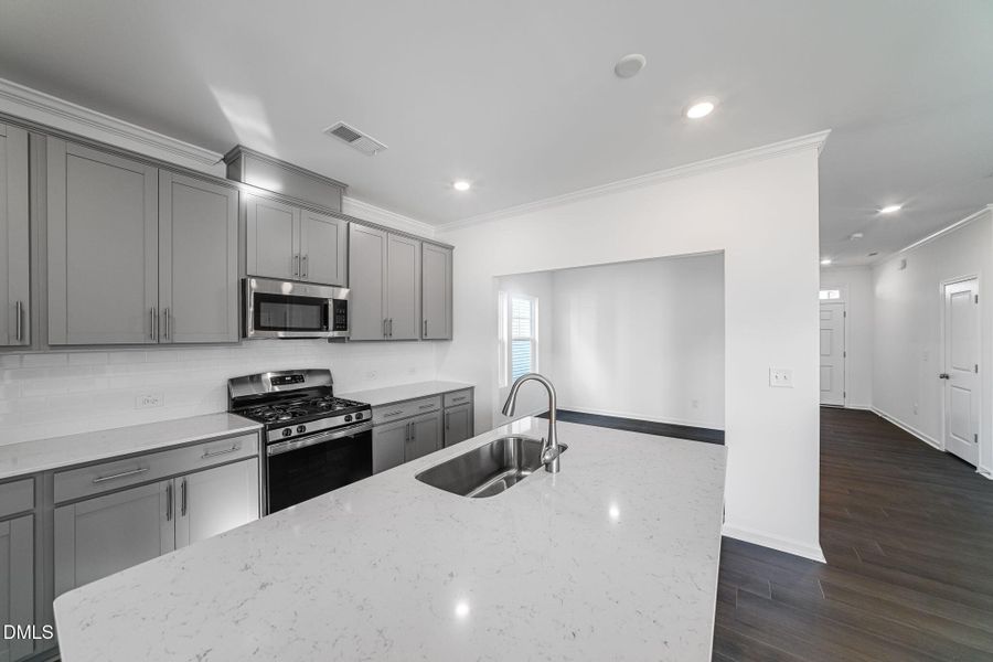 SUN_SherriDowns_Pic_Madison-18