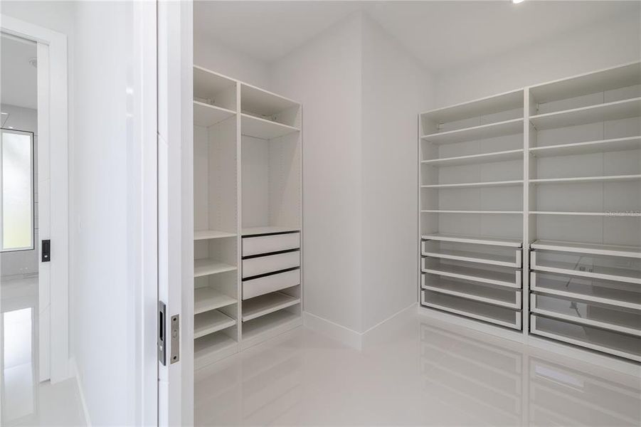 Spacious, unfurnished interior of a new home in , Palm Coast (Image 49).