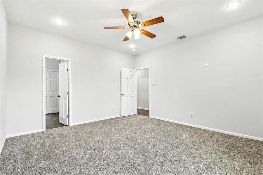 Spacious, unfurnished interior of a new home in , Granbury (Image 12). Spacious, unfurnished interior of a new home in , Granbury (Image 12).