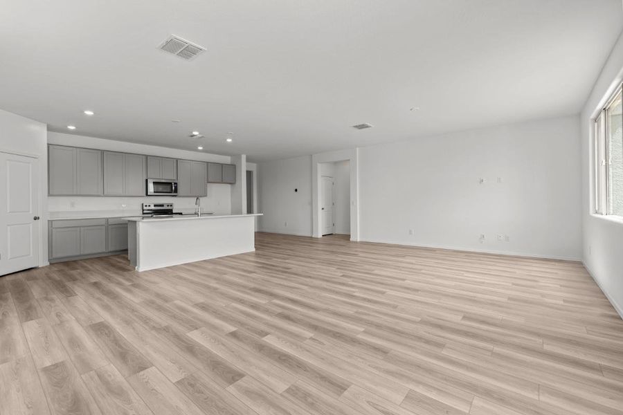Spacious, unfurnished interior of a new home in Mystic Vista Enclaves, Buckeye (Image 9). Spacious, unfurnished interior of a new home in Mystic Vista Enclaves, Buckeye (Image 9).