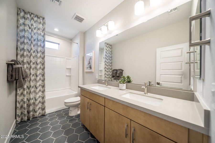 7921 E. Raleigh Avenue 7921 E. Raleigh Avenue