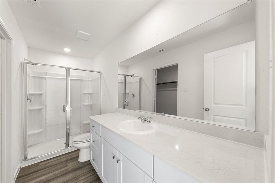 19. 512 Merced - Bath 19. 512 Merced - Bath