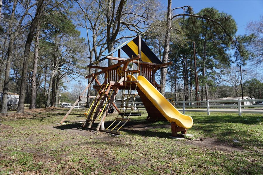 Community amenities in , Willis (Image 26). Community amenities in , Willis (Image 26).