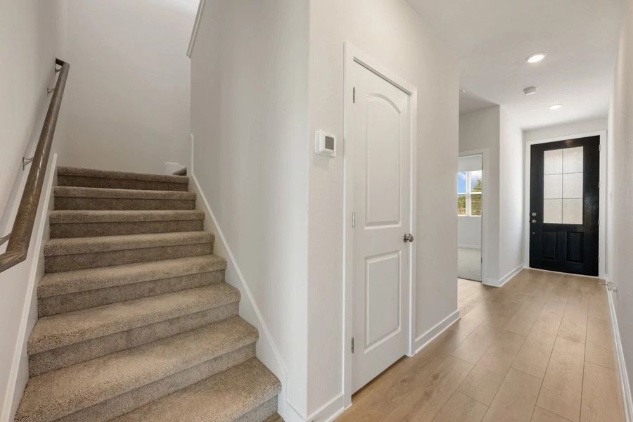 Spacious, unfurnished interior of a new home in Patterson Ranch, Georgetown (Image 17).