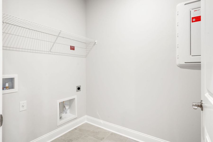 Spacious, unfurnished interior of a new home in Sun City Hilton Head, Bluffton (Image 11).