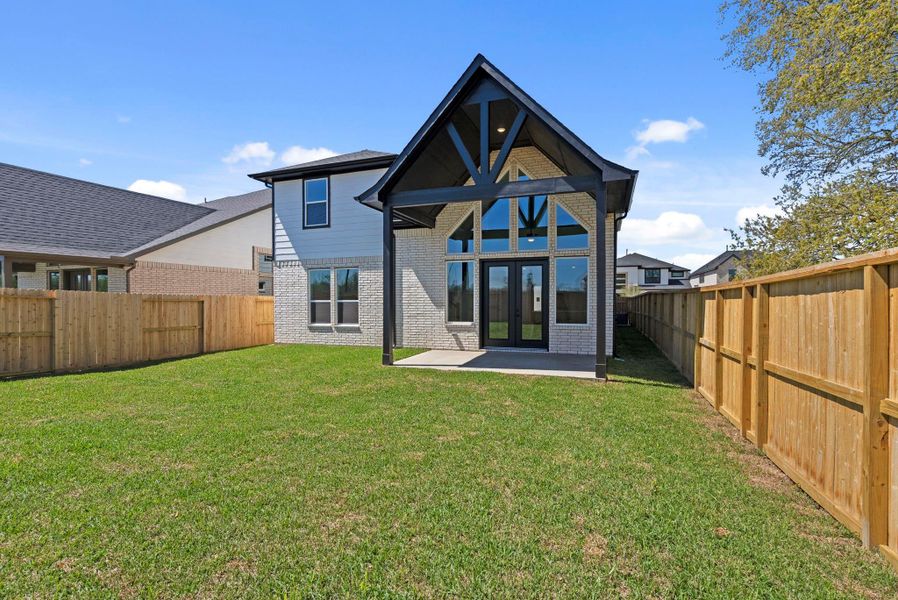 Exterior details and patio area of a home in Sienna 45', 50', Missouri City (Image 2).