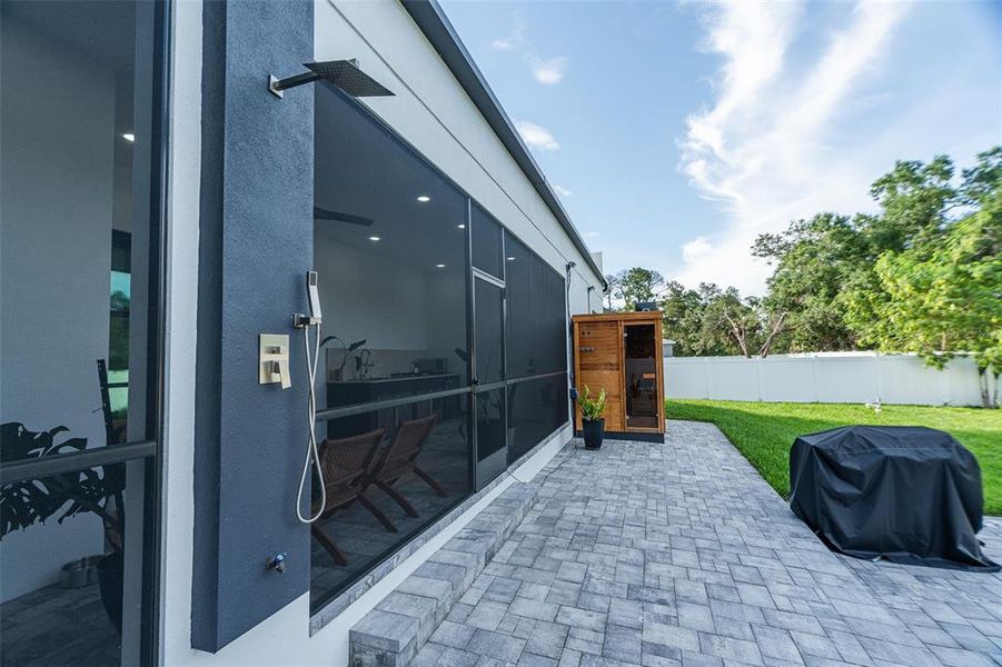 Exterior details and patio area of a home in , Port Charlotte (Image 25).