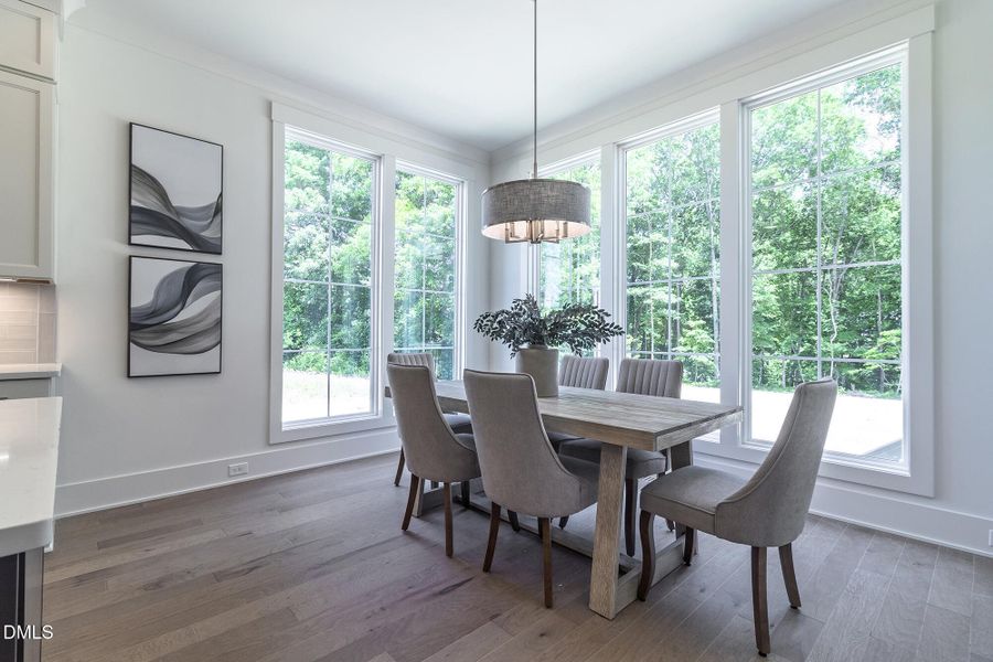 300_MEADOW_WALK_DR_INTERIOR_22