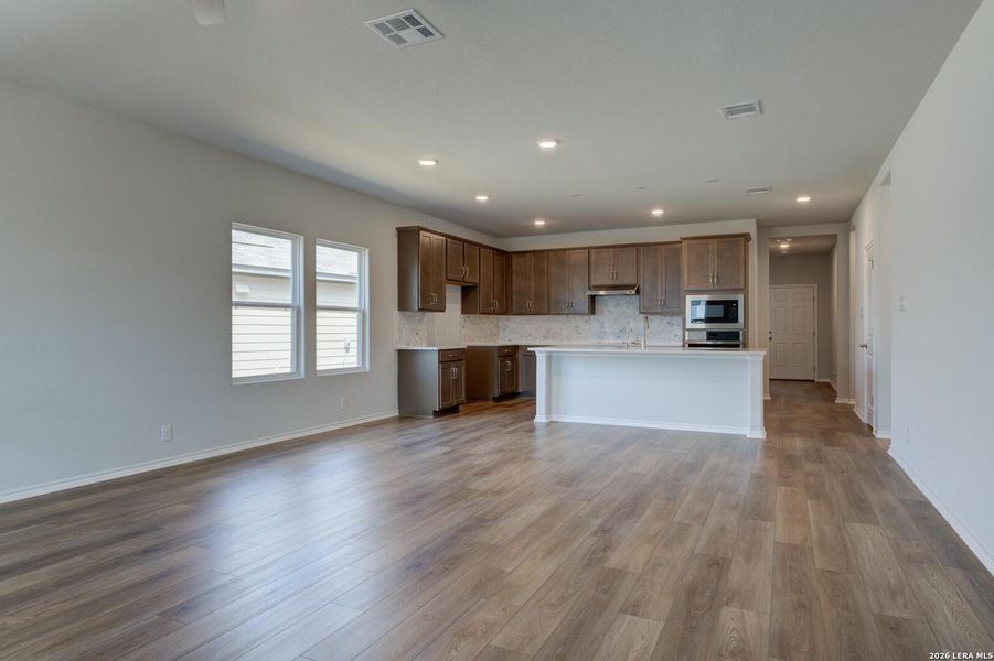 Spacious, unfurnished interior of a new home in Nopal Valley, San Antonio (Image 12). Spacious, unfurnished interior of a new home in Nopal Valley, San Antonio (Image 12).