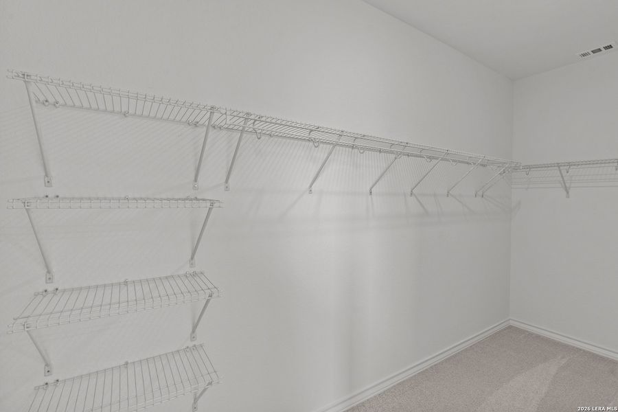 Spacious, unfurnished interior of a new home in Cinco Lakes, San Antonio (Image 19).