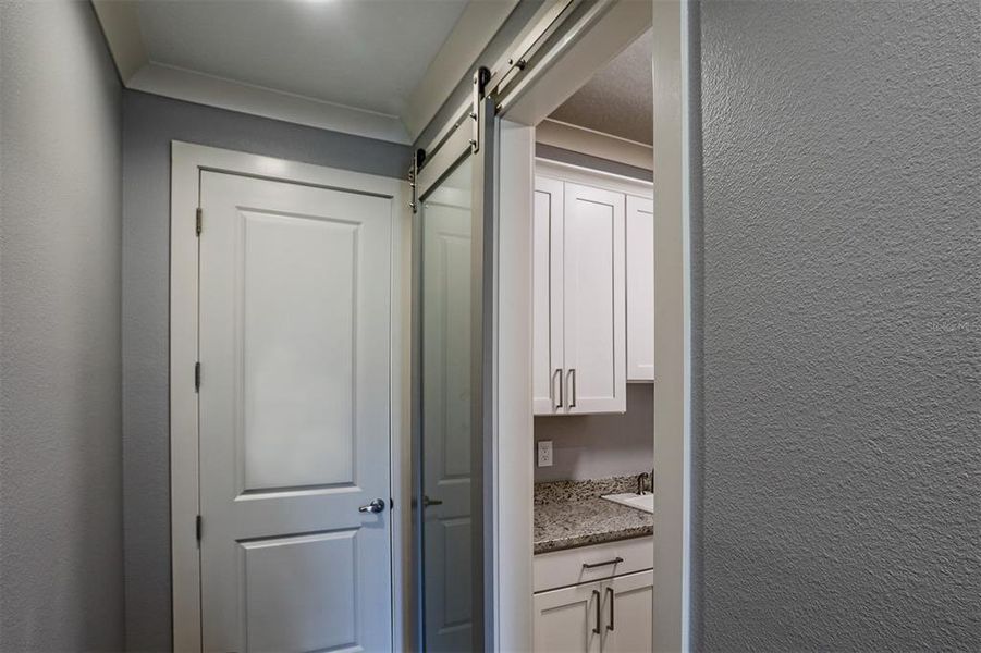 Furnished interior view inside a new home in , Dunnellon (Image 13).