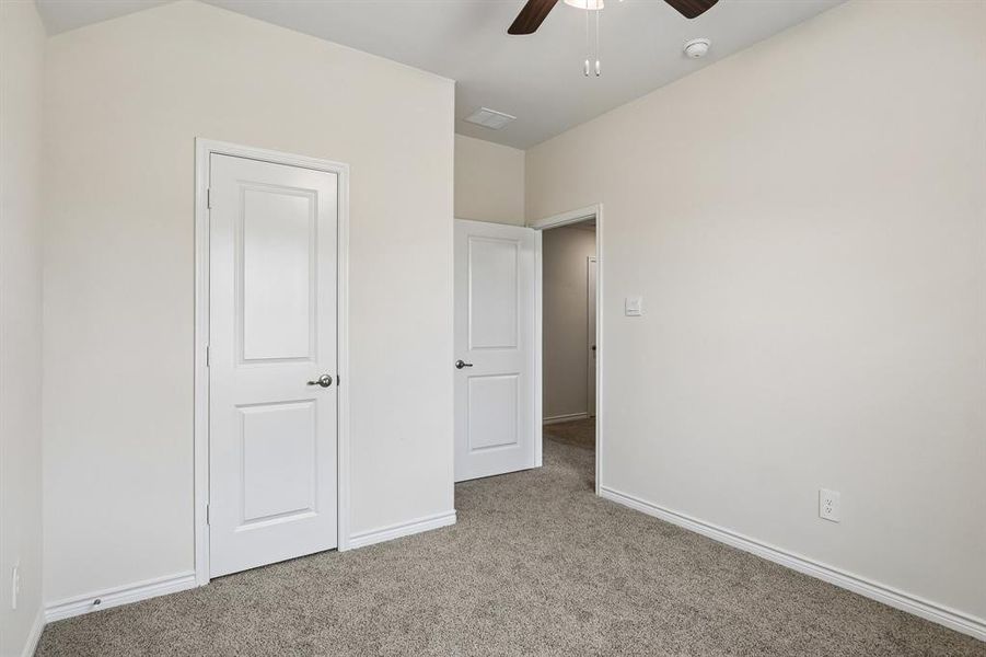 Spacious, unfurnished interior of a new home in Silverado, Aubrey (Image 24).