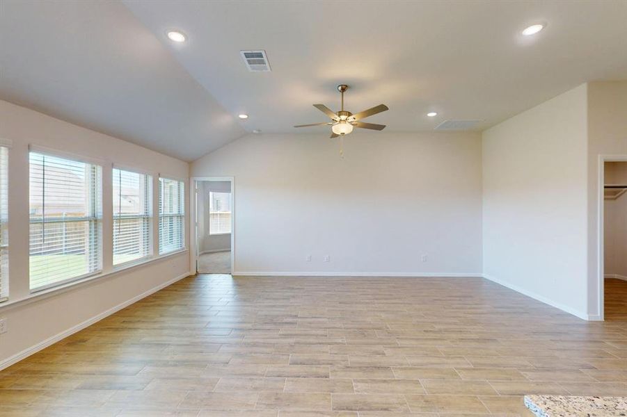 Spacious, unfurnished interior of a new home in Sanderos, Fort Worth (Image 28). Spacious, unfurnished interior of a new home in Sanderos, Fort Worth (Image 28).