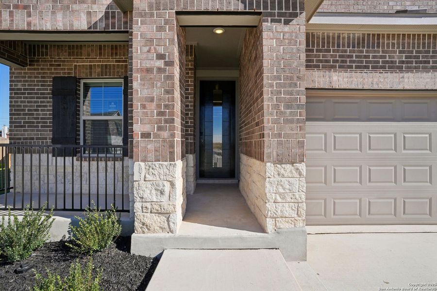 Exterior details and patio area of a home in Royal Crest, San Antonio (Image 23).