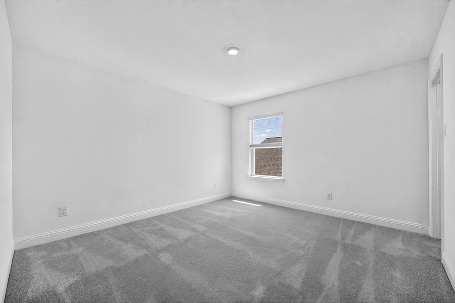 Spacious, unfurnished interior of a new home in Madero 50s, Fort Worth (Image 24).