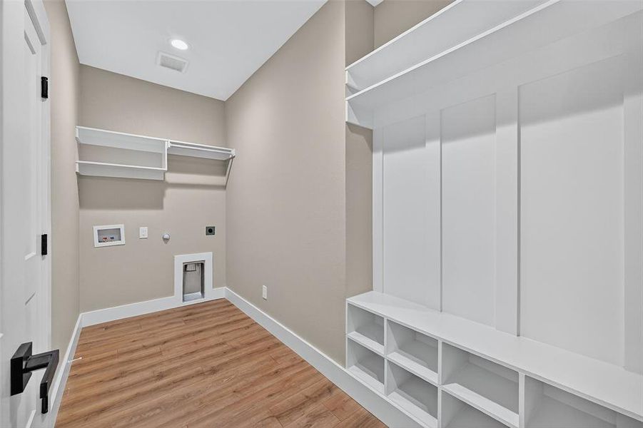 Furnished interior view inside a new home in , Sherman (Image 7).