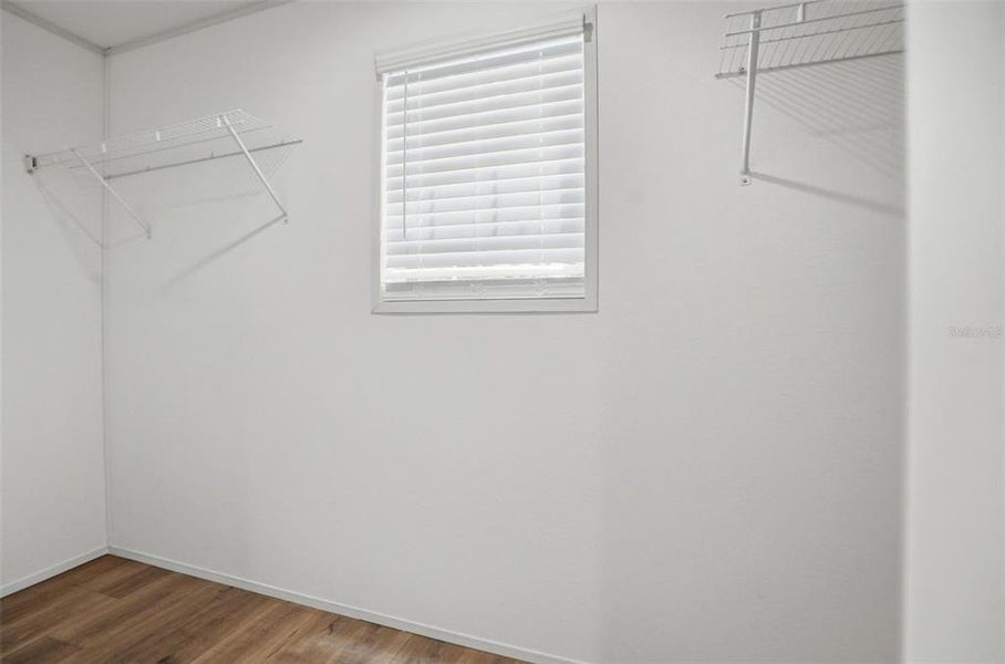 Spacious, unfurnished interior of a new home in , Weeki Wachee (Image 28).