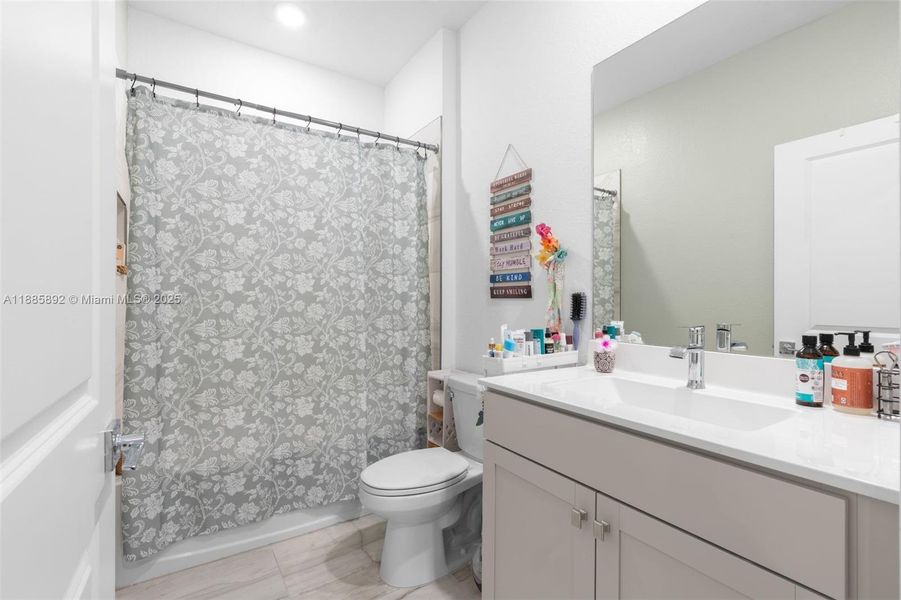 Furnished interior view inside a new home in , Pembroke Pines (Image 5).