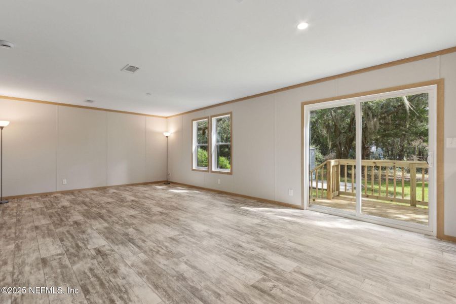 Spacious, unfurnished interior of a new home in , Yulee (Image 34).
