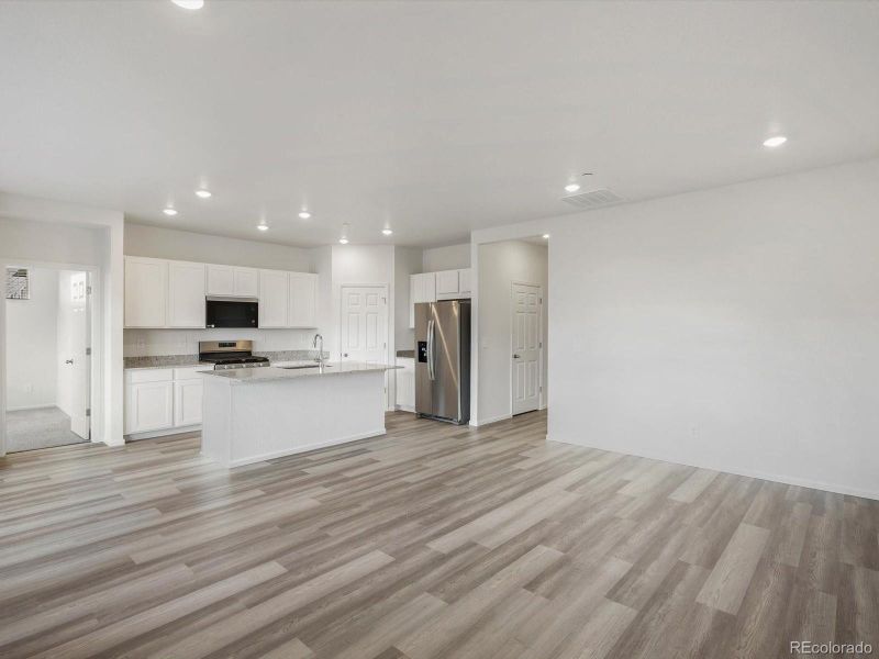 Spacious, unfurnished interior of a new home in Buffalo Highlands: The Flora Collection, Commerce City (Image 15).