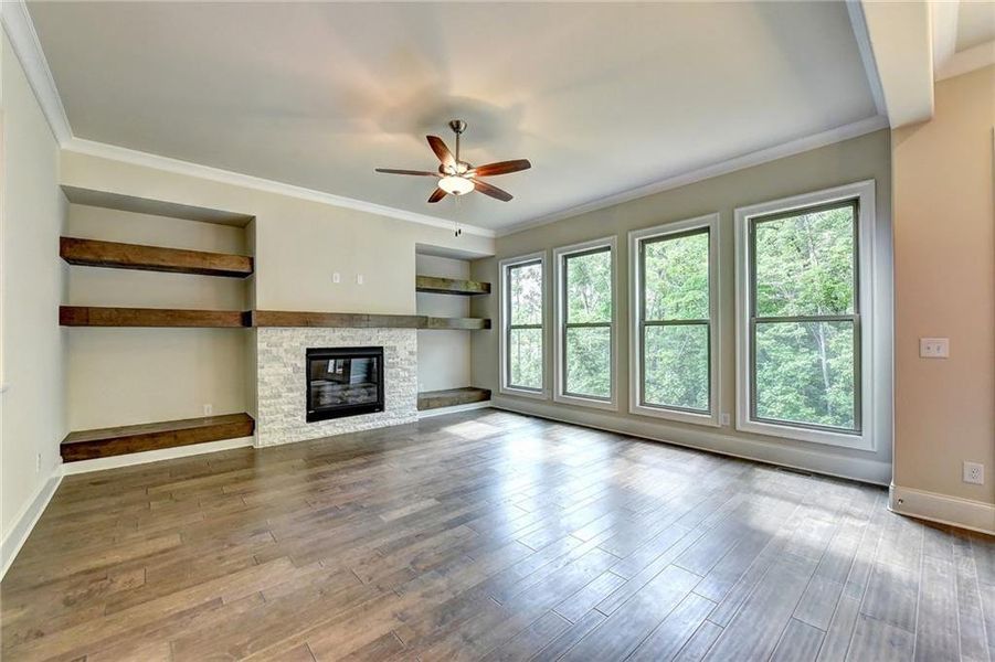 Spacious, unfurnished interior of a new home in Bellmoore Park, Duluth (Image 57).